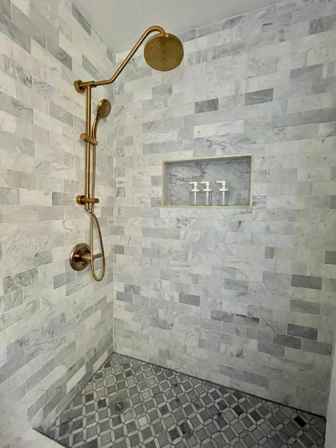 Brand New, Cozy, Modern, One-Bedroom Apartment Falls Church Exterior foto